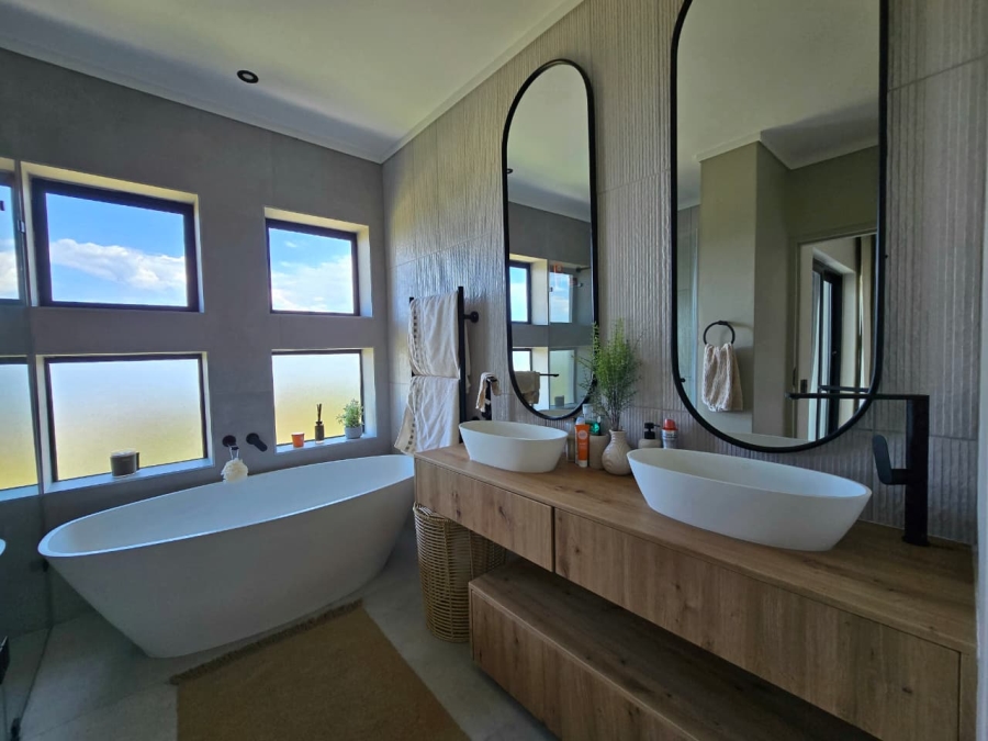 To Let 2 Bedroom Property for Rent in Oubaai Western Cape